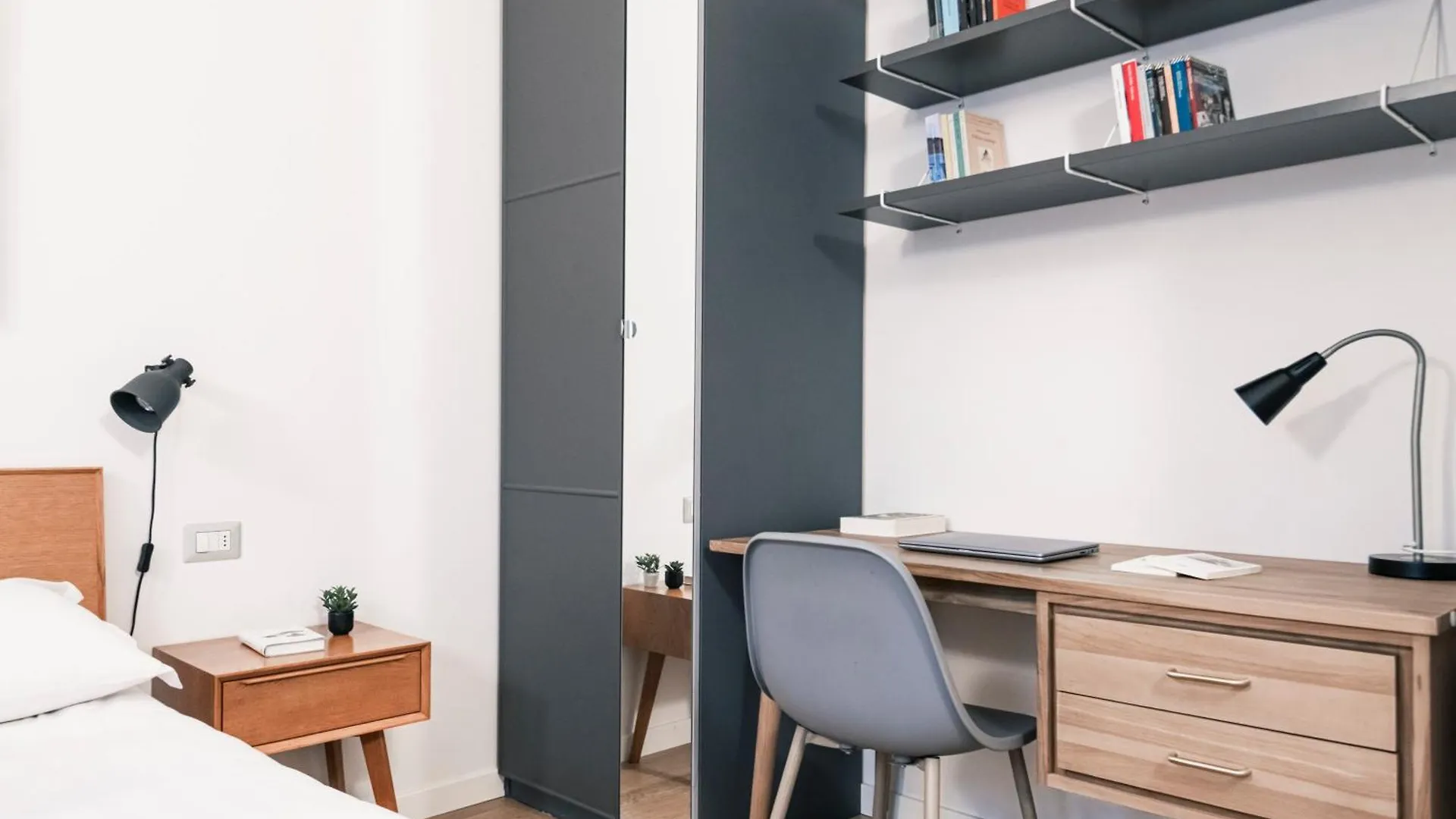 Easylife - Elegante Bilocale Con Terrazzo Apartment Milan Italy